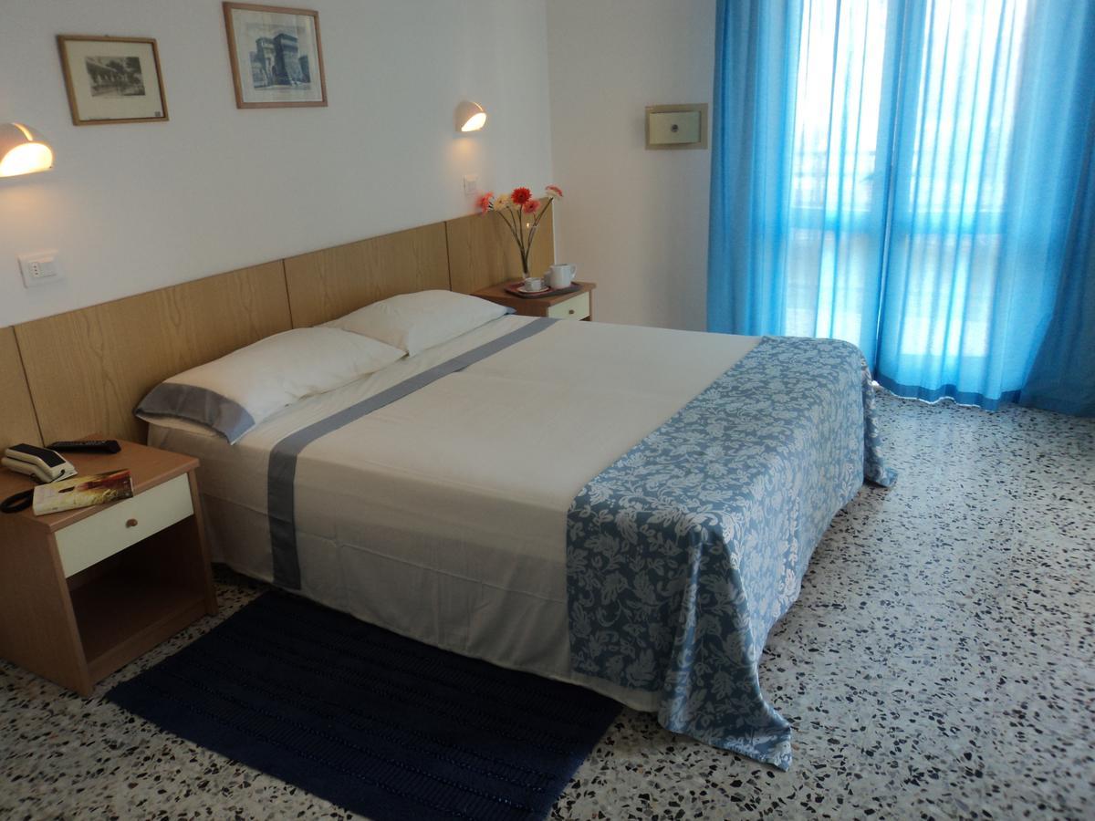 Hotel Irene Riccione Exterior foto